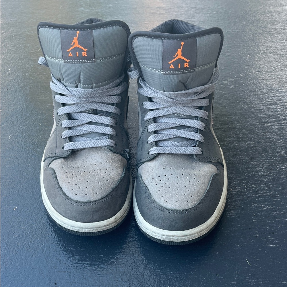 Nike air Jordan Mid-Top Sneakers
